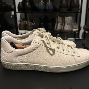 Gucci Cream shoe Great everyday shoe- no box